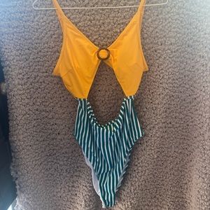 CUPSHE. One piece. NWT. Sz L